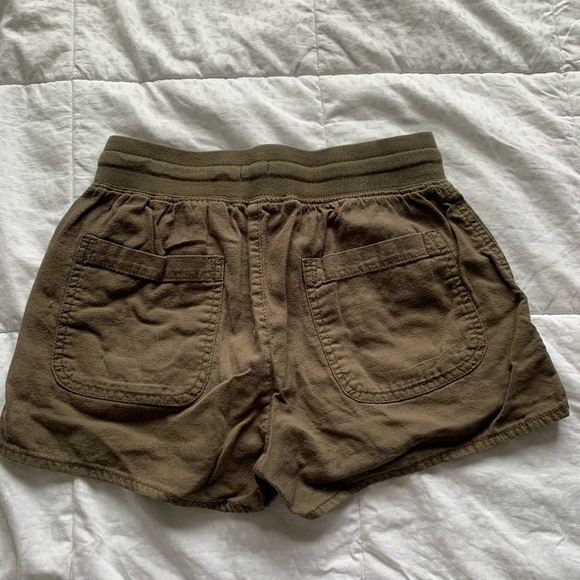 Green Cargo Shorts Garage - Picture 2 of 3